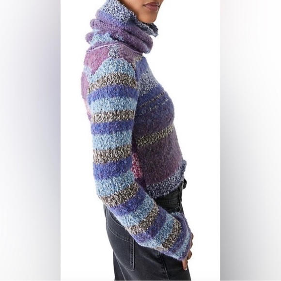 Free People Cropped Turtleneck - Picture 3 of 11